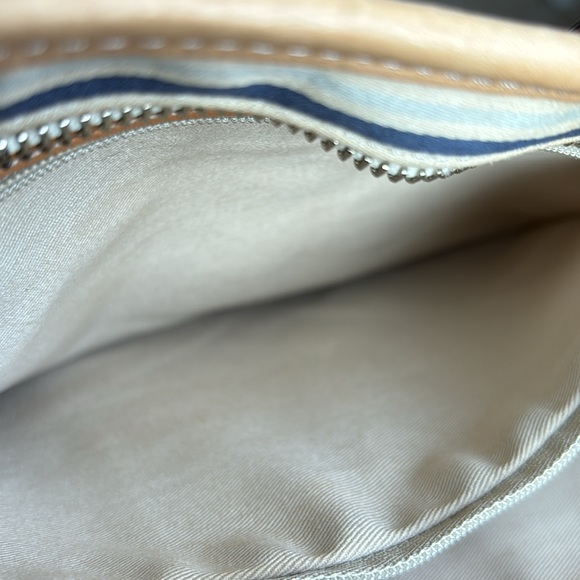 Striped coach - Picture 9 of 12